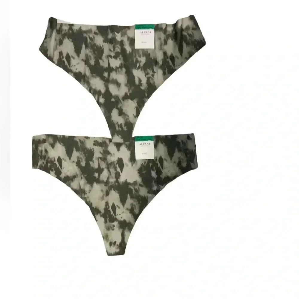 Alfani seamless thong NWT‎